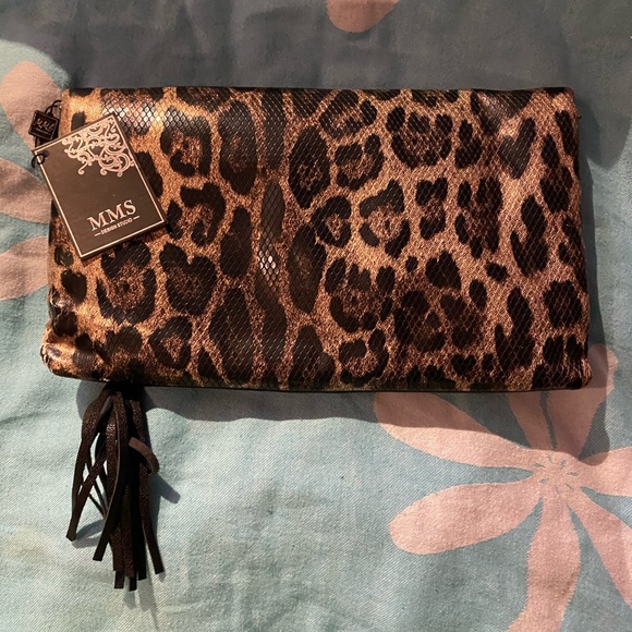 Couch - Picture 2 of 5